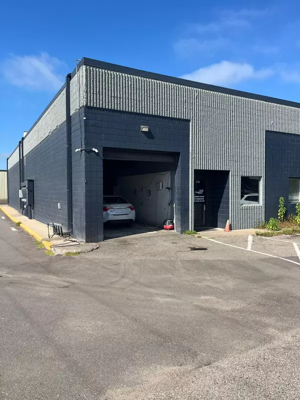 1001 Cliff RD E, Burnsville, MN 55337