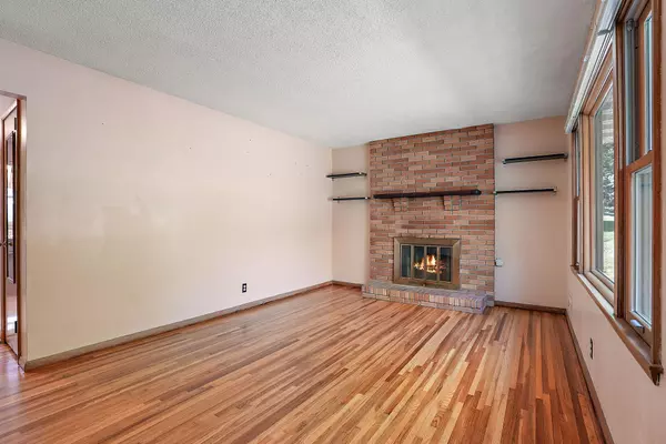 Roseville, MN 55113,1790 Oakcrest AVE