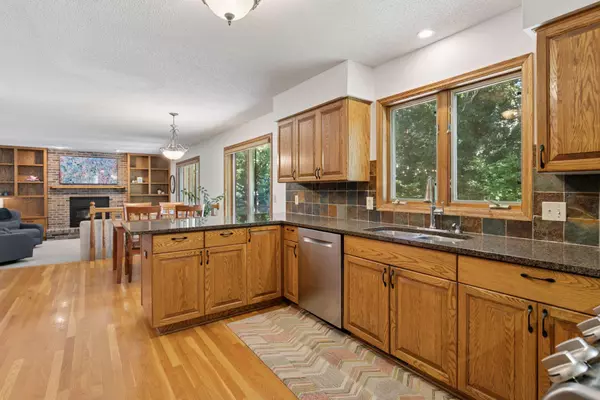 Burnsville, MN 55306,212 Geneva BLVD