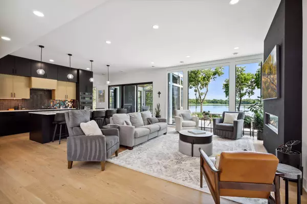 Deephaven, MN 55331,20565 Linden RD