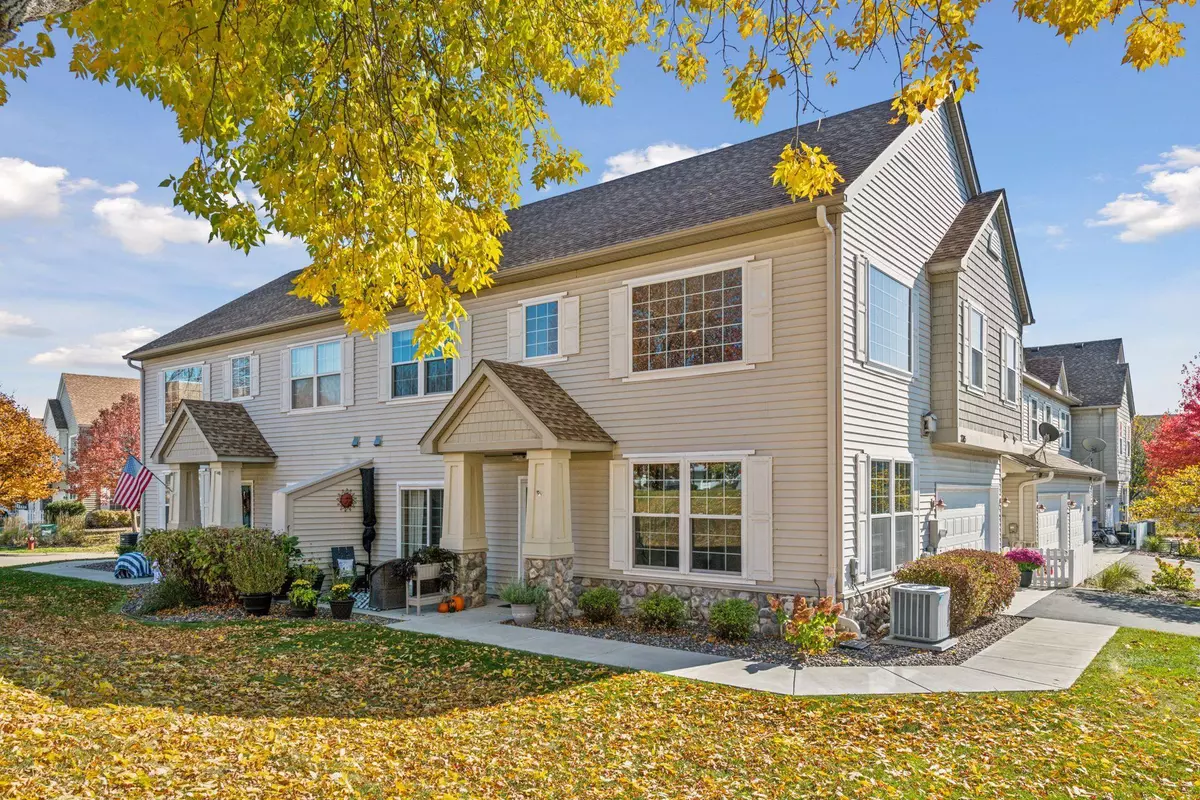 Chanhassen, MN 55317,7745 Buttercup CT