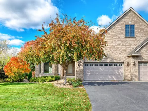 2137 Lake Augusta DR, Mendota Heights, MN 55120