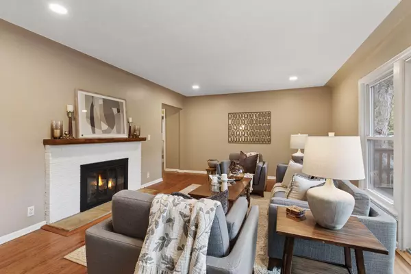 Minnetonka, MN 55343,11911 James RD