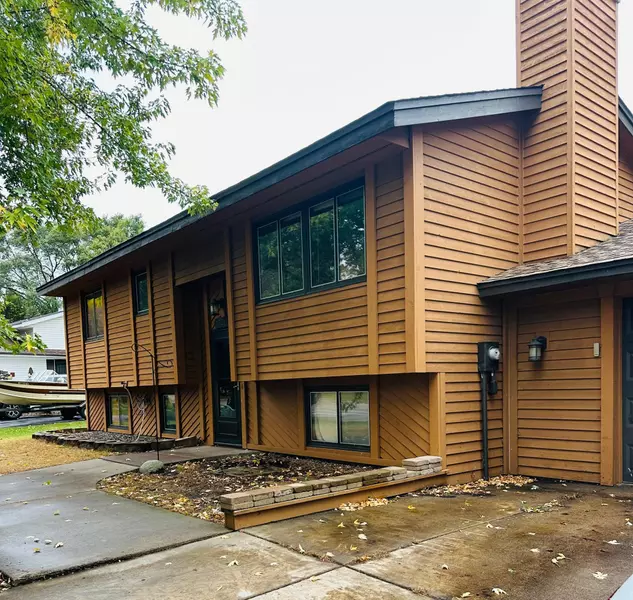 13217 Valley Forge LN N, Champlin, MN 55316