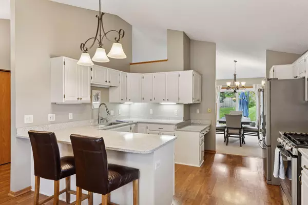 Woodbury, MN 55125,1102 Fallbrook LN