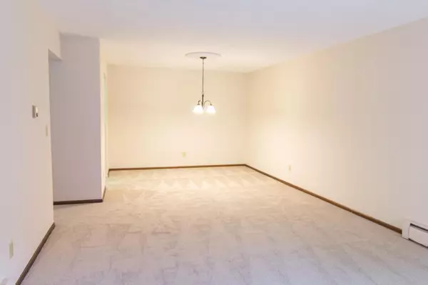 Roseville, MN 55113,2690 Oxford ST N #247