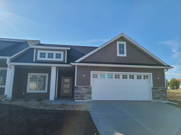 1002 12th PL NW, Kasson, MN 55944