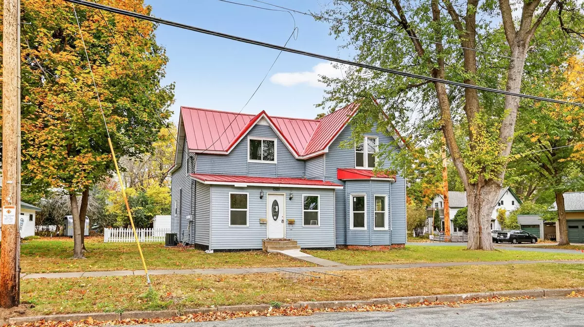 Menomonie, WI 54751,503 11th ST E