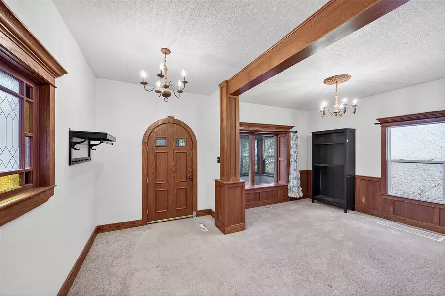 1039 Argyle ST, Saint Paul, MN 55103