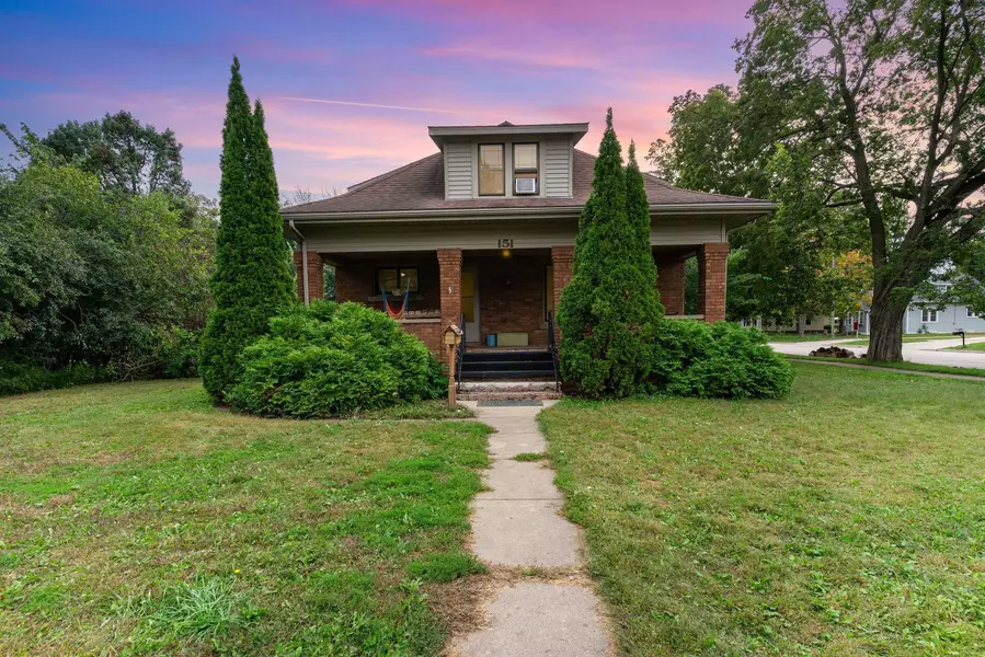 151 S Cedar ST, Belle Plaine, MN 56011