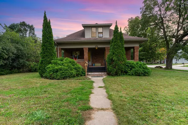 151 S Cedar ST, Belle Plaine, MN 56011