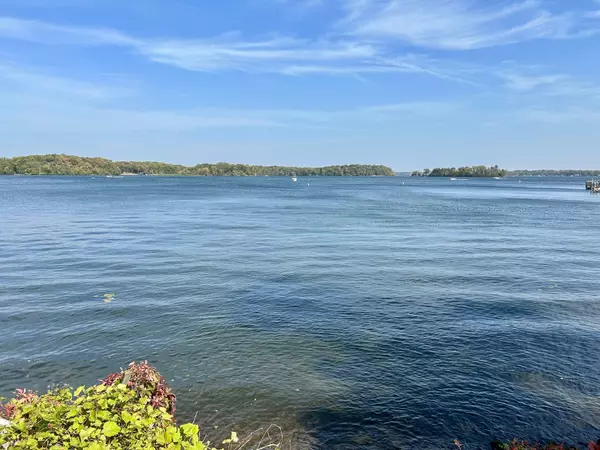 Tonka Bay, MN 55331,45 X Lakeview AVE