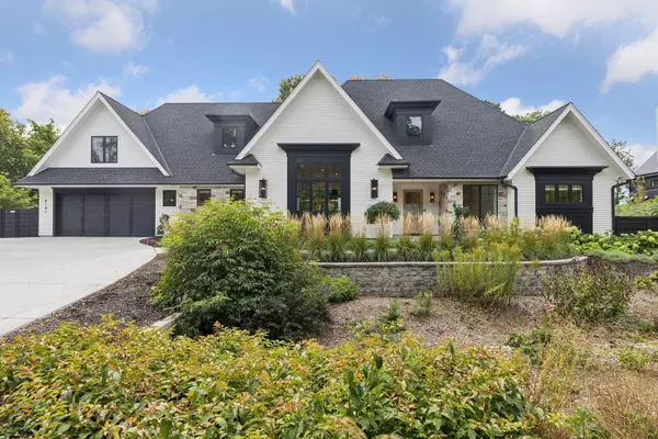 6101 Blake Circle, Edina, MN 55436