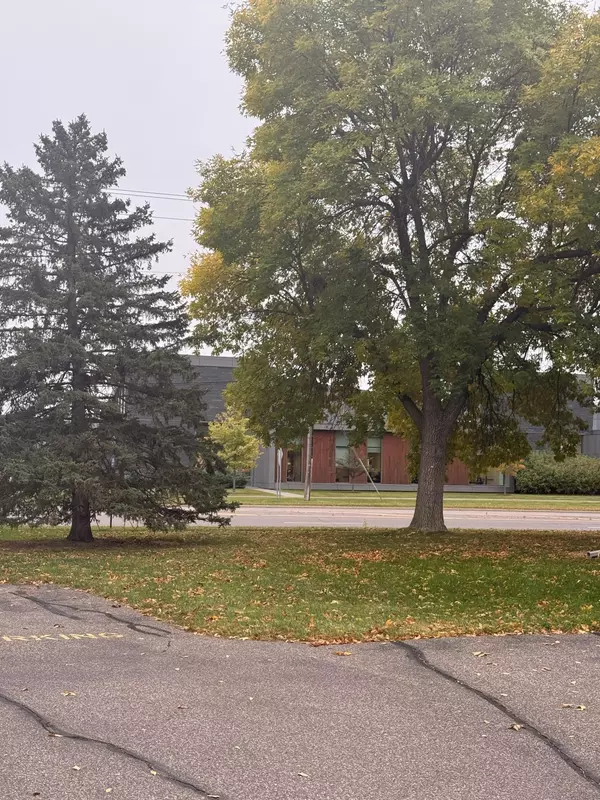 Brooklyn Park, MN 55445,8576 S Maplebrook CIR