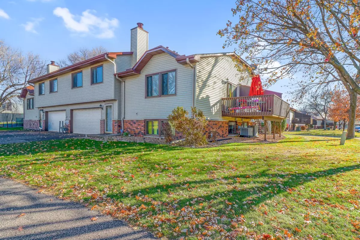 Brooklyn Park, MN 55445,8576 S Maplebrook CIR