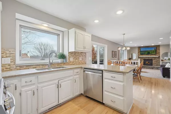 Savage, MN 55378,14867 Oakwood PL