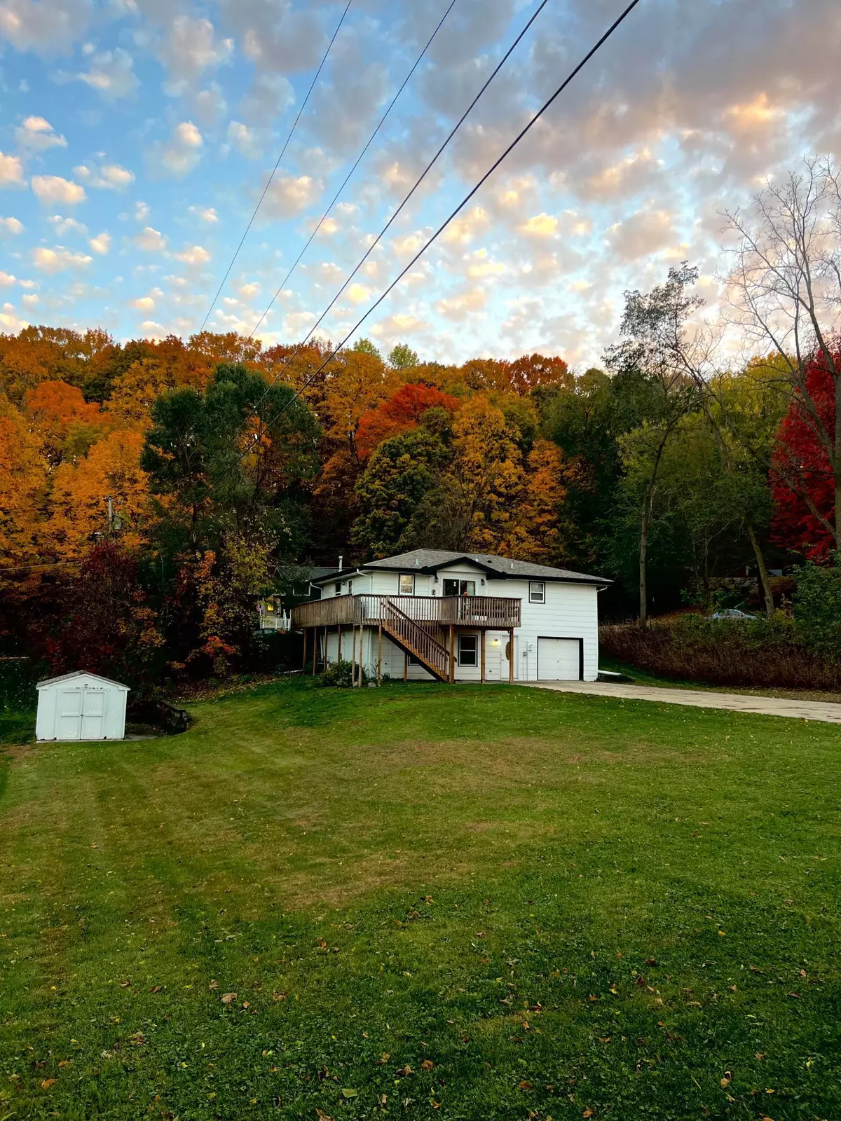 Cannon Falls, MN 55009,422 Mill ST E