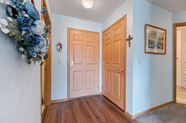 New Hope, MN 55428,5650 Boone AVE N #408