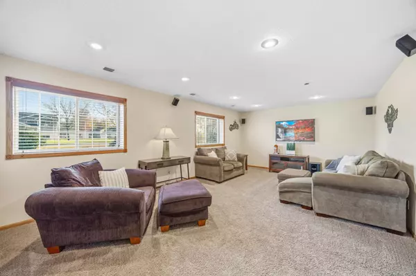 Sartell, MN 56377,907 10th ST S