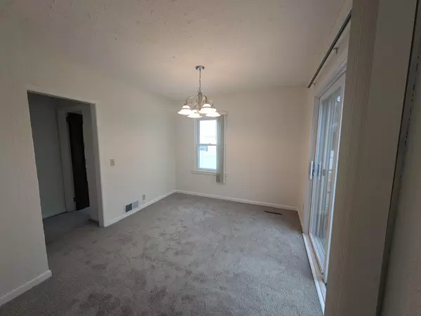 Columbia Heights, MN 55421,5027. 6th ST NE