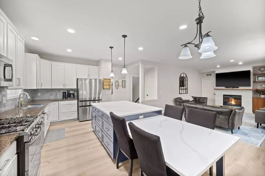 4515 Yellowstone LN N, Plymouth, MN 55446