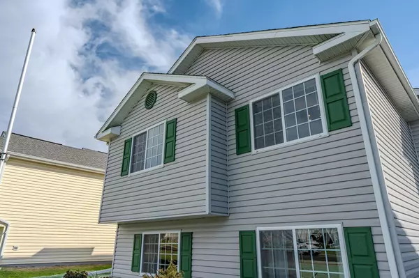 Fargo, ND 58104,1976 57th AVE S