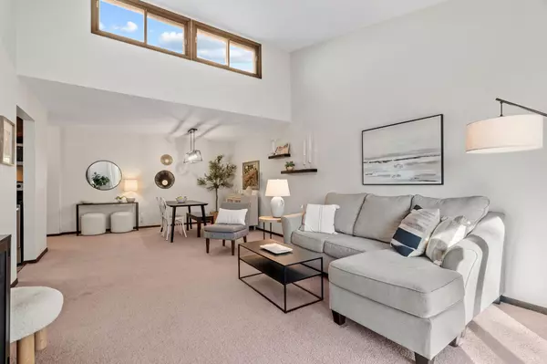 2670 Oxford ST N #242, Roseville, MN 55113