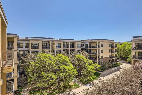 Saint Paul, MN 55114,820 Emerald Street #307