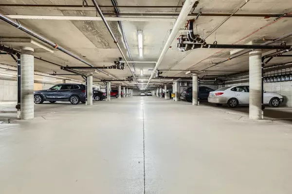 Saint Paul, MN 55114,820 Emerald Street #307