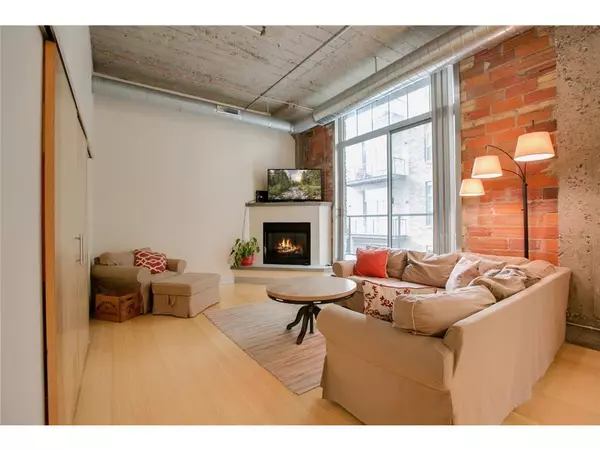 Minneapolis, MN 55415,521 S 7th ST #321