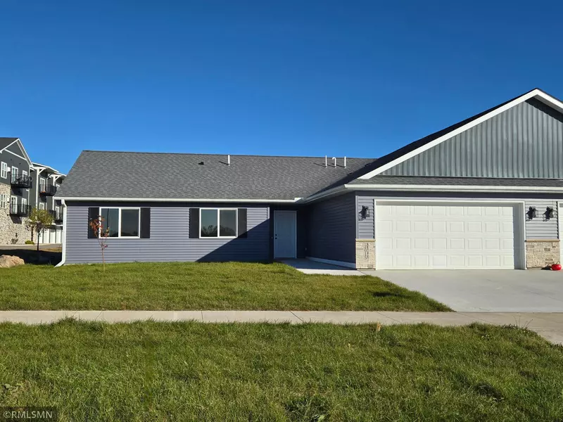 2015 Clark ST, Saint Peter, MN 56082