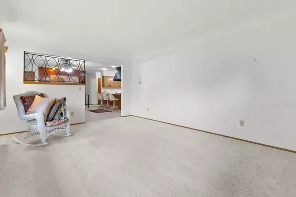 Maplewood, MN 55117,1714 Arkwright ST