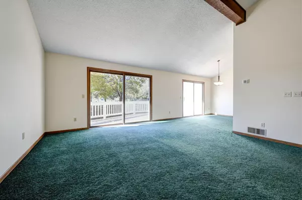 Bloomington, MN 55437,9365 Nesbitt RD