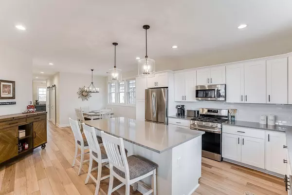 5252 216th ST W, Farmington, MN 55024
