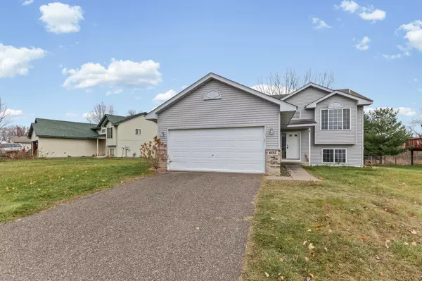 Braham, MN 55006,605 Horseshoe LN