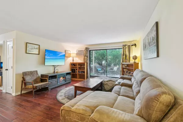 Saint Anthony, MN 55421,4004 Foss RD #101