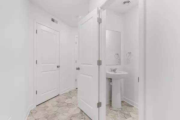 Woodbury, MN 55129,5295 Long Pointe PASS