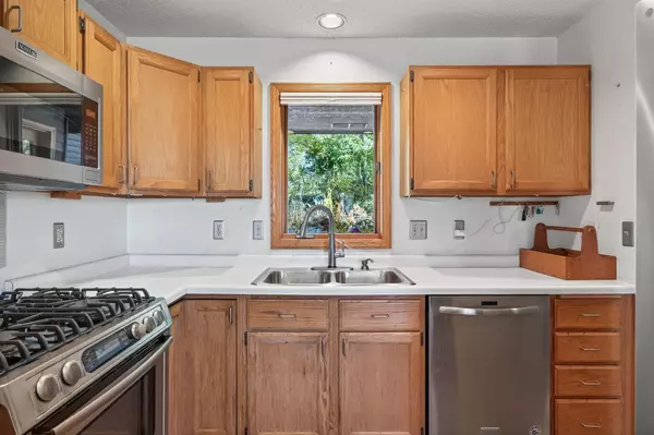 Saint Paul, MN 55106,54 Bates AVE