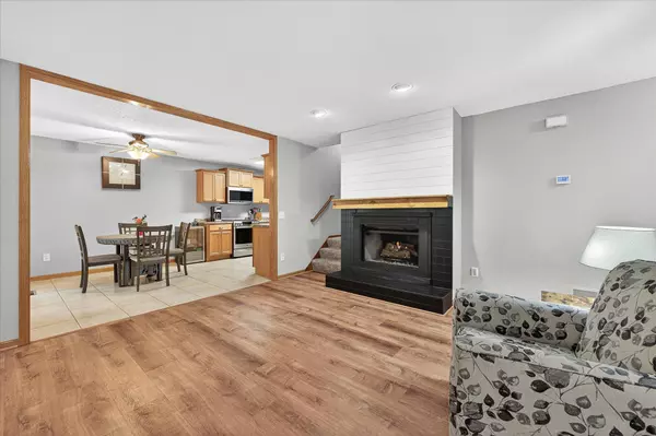 Burnsville, MN 55306,14764 Oak Run LN