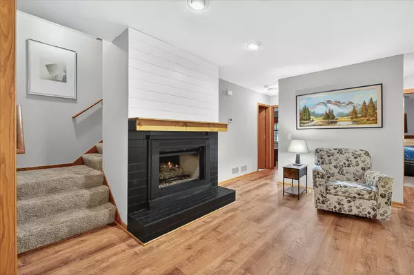 Burnsville, MN 55306,14764 Oak Run LN