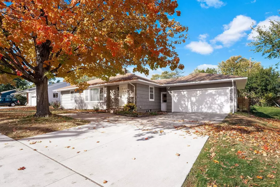 8016 Cedar Lake RD S, Saint Louis Park, MN 55426