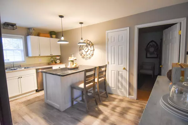 Thief River Falls, MN 56701,1009 Knight AVE N