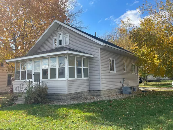 120 N Main ST, Pine Island, MN 55963