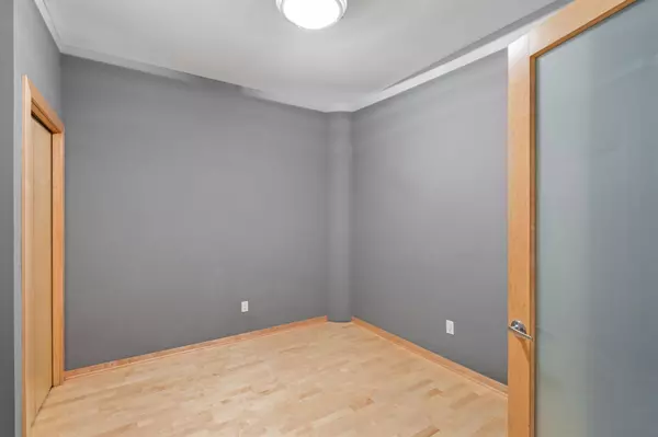 Minneapolis, MN 55401,401 N 2nd ST #220