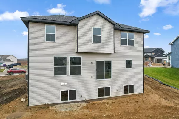 Rochester, MN 55901,874 Londonderry LN NW