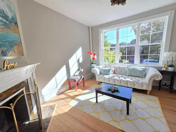 Saint Paul, MN 55105,1323 Lincoln AVE