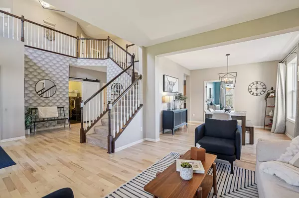 Chanhassen, MN 55317,9240 Ellendale LN