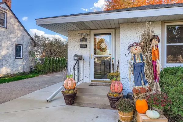 South Saint Paul, MN 55075,209 Macarthur ST W