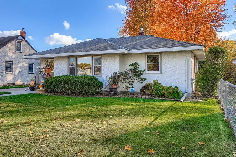 209 Macarthur ST W, South Saint Paul, MN 55075