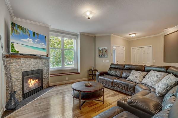 48 E 125th ST, Burnsville, MN 55337